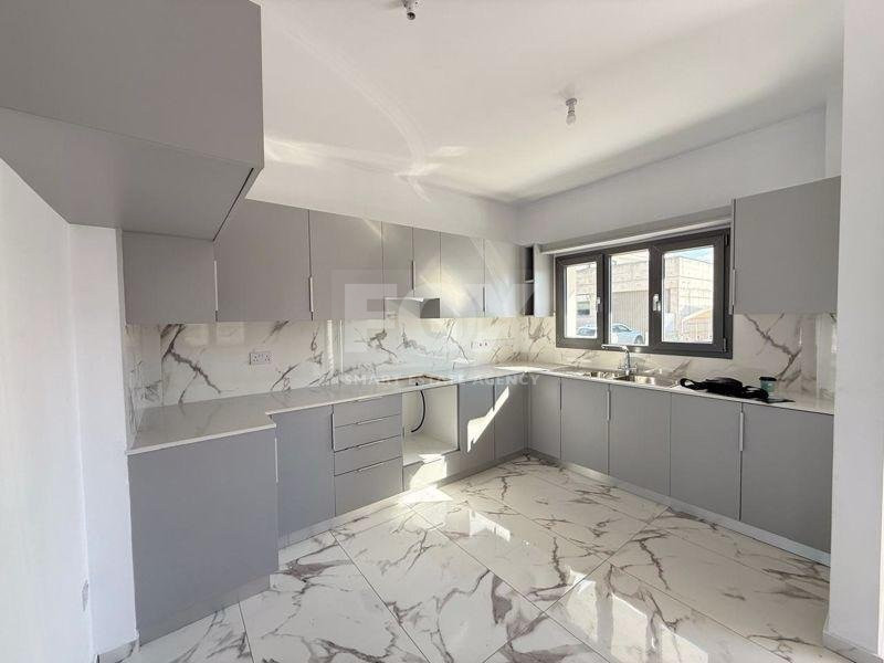Semi-detached Villa with Pool and Sea View in Mandria