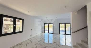 Semi-detached Villa with Pool and Sea View in Mandria