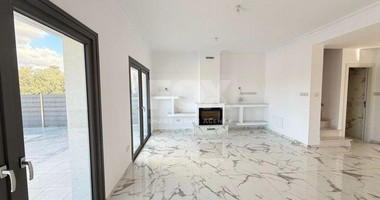 Semi-detached Villa with Pool and Sea View in Mandria