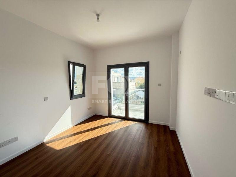 Semi-detached Villa with Pool and Sea View in Mandria