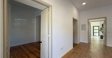 FULLY RENOVATED GROUND FLOOR OFFICE BUILDING FOR RENT IN AYIA TRIADA-LIMASSOL