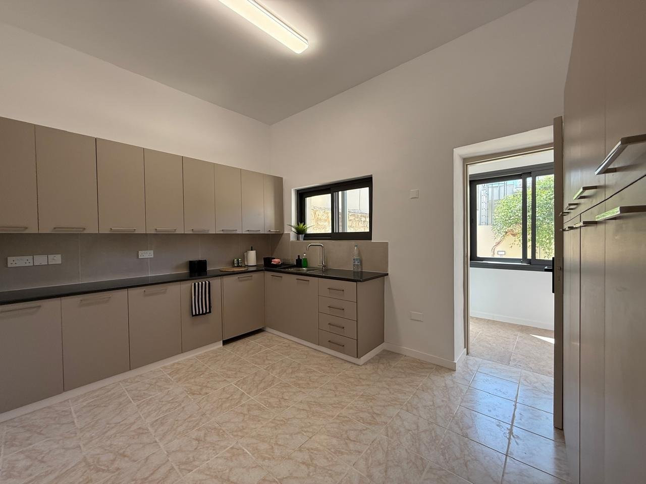 Büro 170 m² in Limassol, Zypern