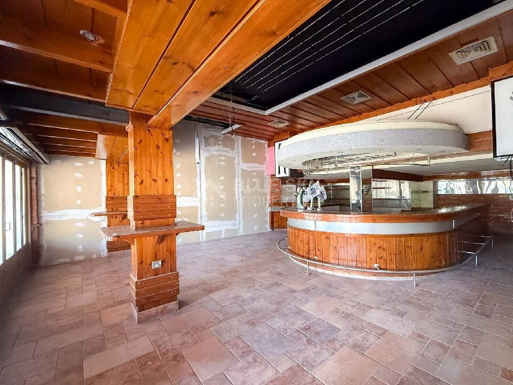 Shop in Kato Paphos for sale