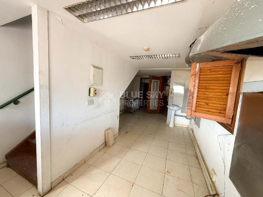 Shop in Kato Paphos for sale