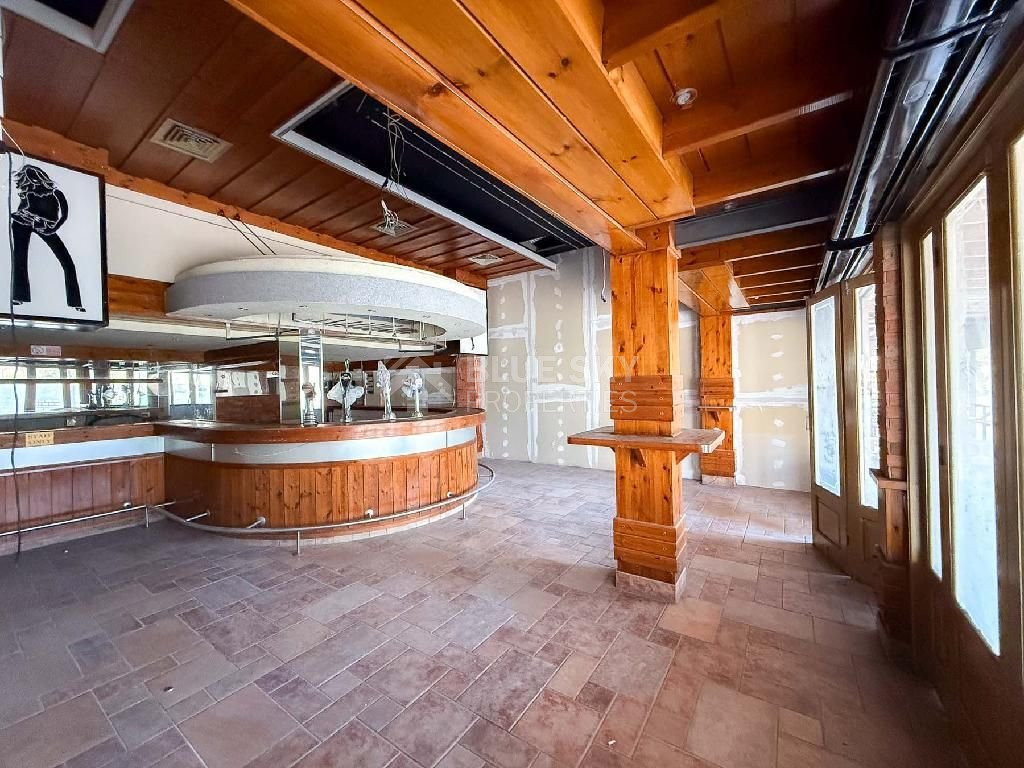 Shop in Kato Paphos for sale
