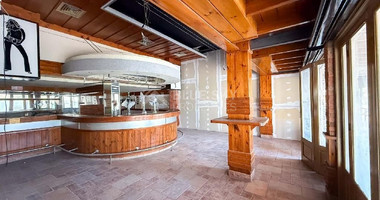 Shop in Kato Paphos for sale