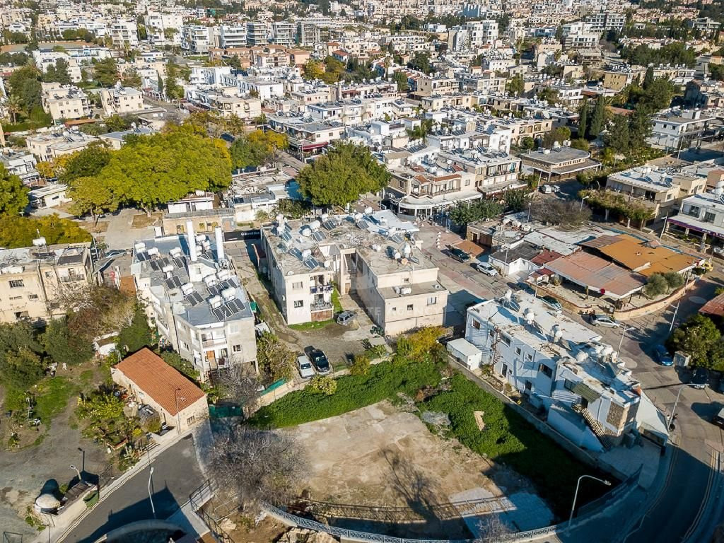 Shop in Kato Paphos for sale