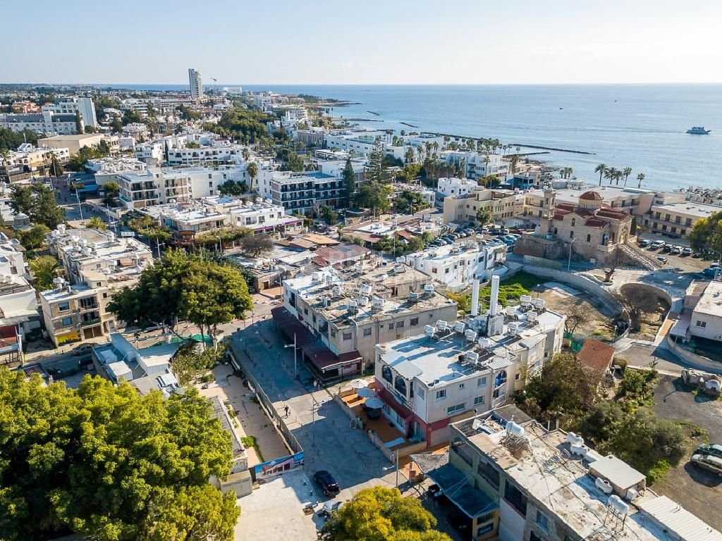 Shop in Kato Paphos for sale