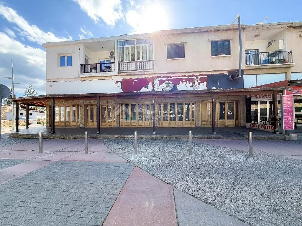 Shop in Kato Paphos for sale