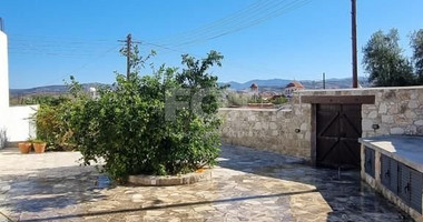 Cypriot Traditional House For rent In Giolou