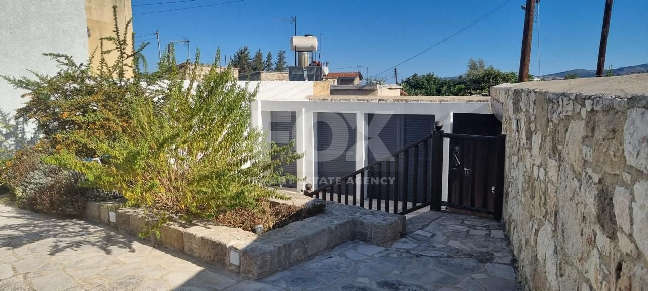Cypriot Traditional House For rent In Giolou