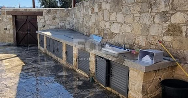 Cypriot Traditional House For rent In Giolou