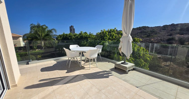 Stunning 4-Bedroom Villa with Annex in  Agios Tychonas