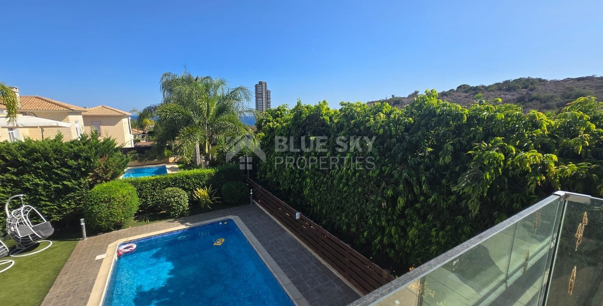 Stunning 4-Bedroom Villa with Annex in  Agios Tychonas