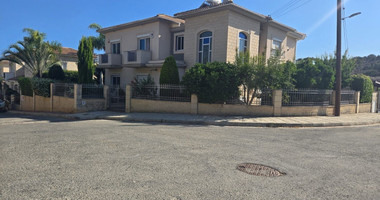 Stunning 4-Bedroom Villa with Annex in  Agios Tychonas