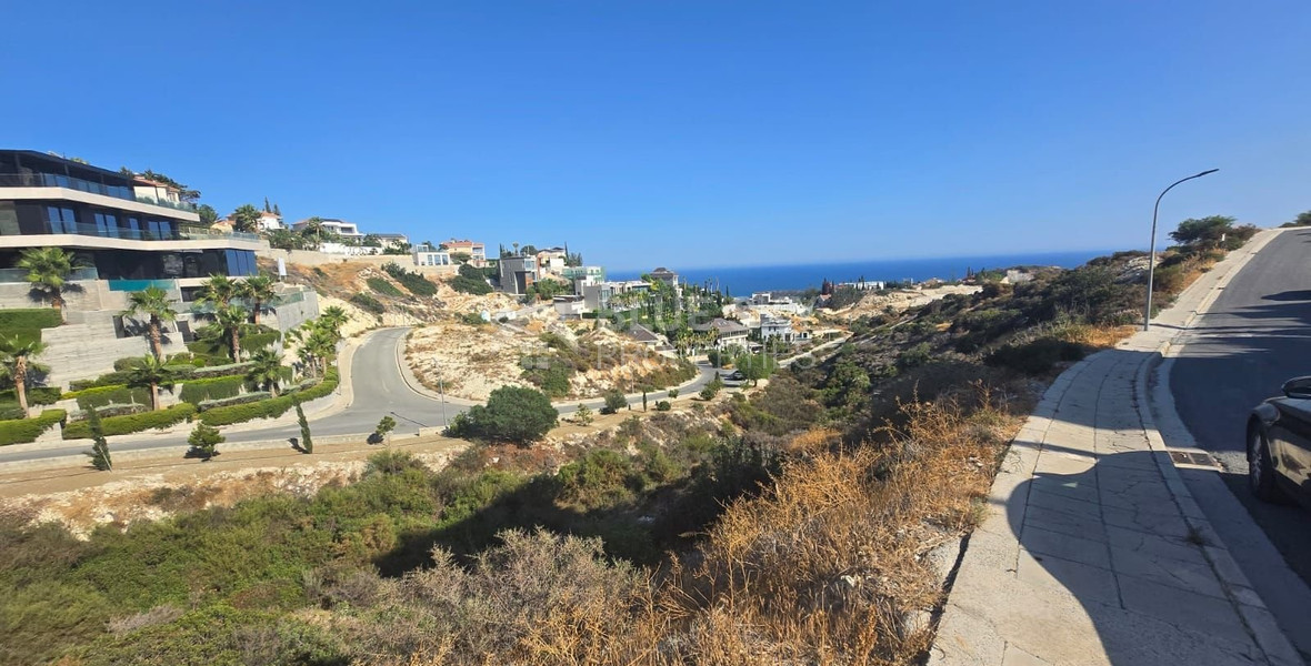 Residential Land for sale in Agios Tychonas