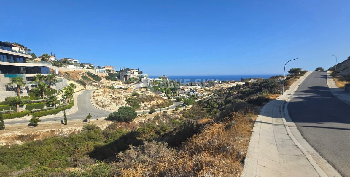 Residential Land for sale in Agios Tychonas