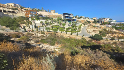 Residential Land for sale in Agios Tychonas