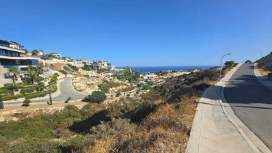 Residential Land for sale in Agios Tychonas
