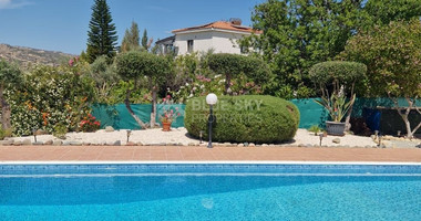 Unfurnished Villa with Large Plot in Peaceful Polis