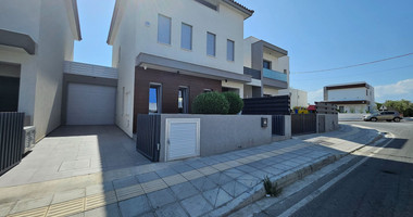 Modern Five-Bedroom Fully Furnished Detached House for sale in Kolossi