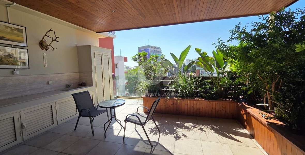 One bedroom apartment with panoramic view for rent  n Agia Zoni, Limassol