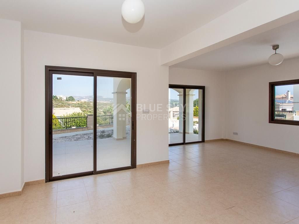 For sale Stylish  three bedroom Villa – Paphos