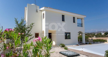 For sale Stylish  three bedroom Villa – Paphos