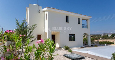 For sale Stylish  three bedroom Villa – Paphos