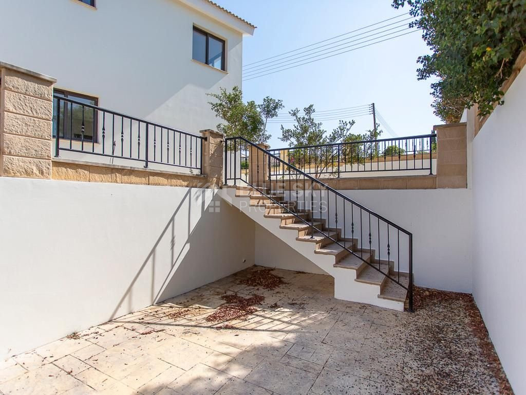 For sale Stylish  three bedroom Villa – Paphos