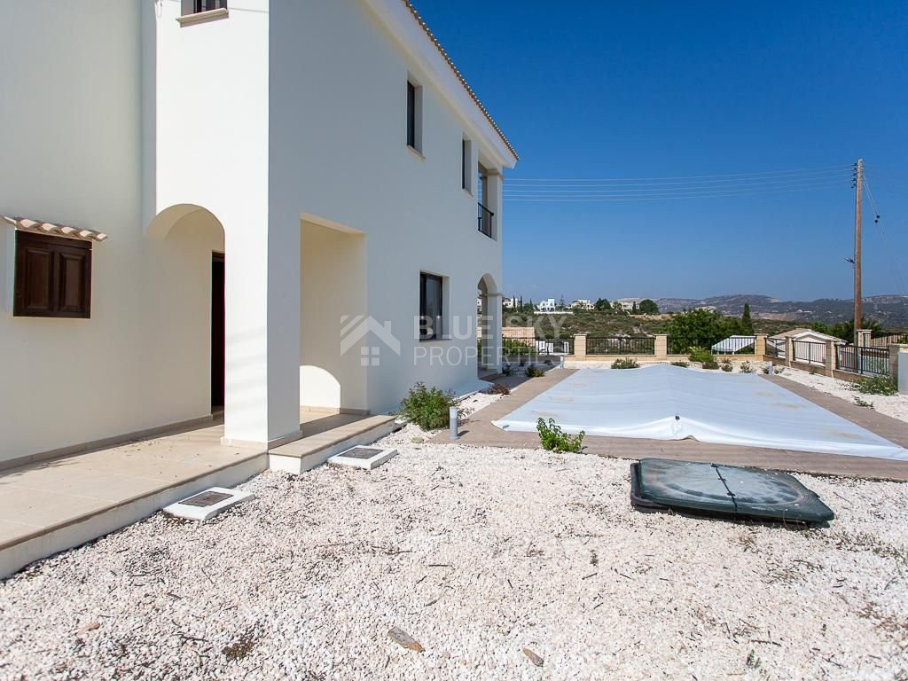 For sale Stylish  three bedroom Villa – Paphos
