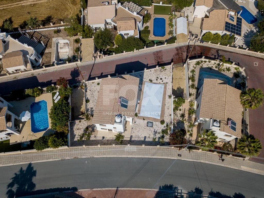 For sale Stylish  three bedroom Villa – Paphos