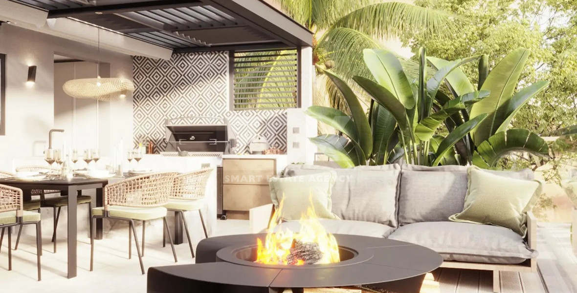 Four Bedroom penthouse plus office with private Roof Garden for sale in Germasogeia Area