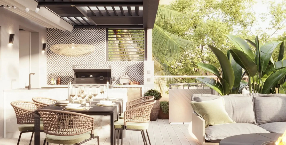 Four Bedroom penthouse plus office with private Roof Garden for sale in Germasogeia Area