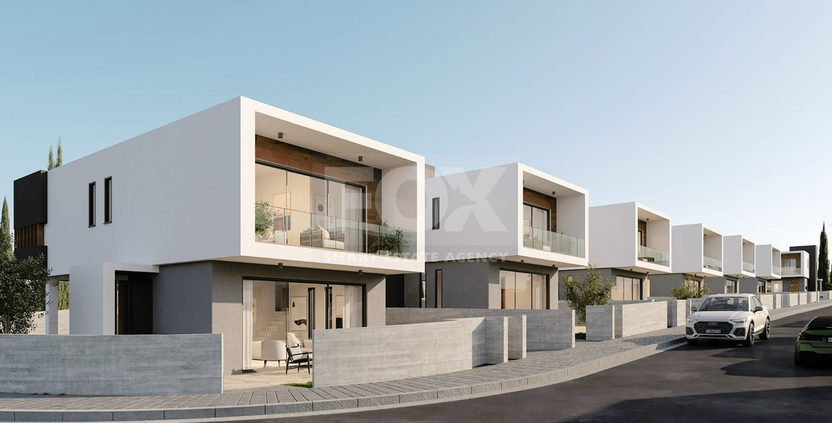 For sale : Three bedroom elegant villas in Emba area, in Paphos