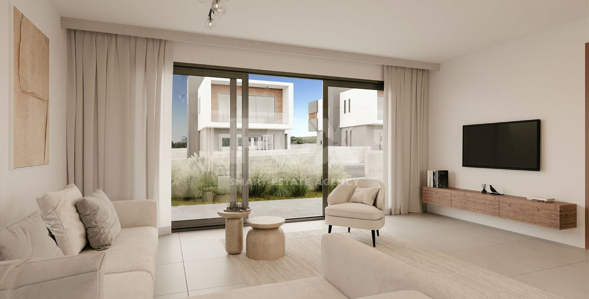 For sale : Three bedroom elegant villas in Emba area, in Paphos