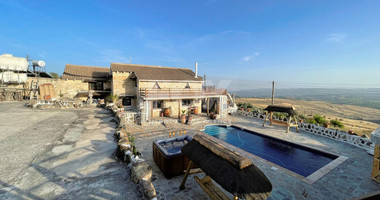 For rent , Five bedroom Villa in Milia village, Paphos
