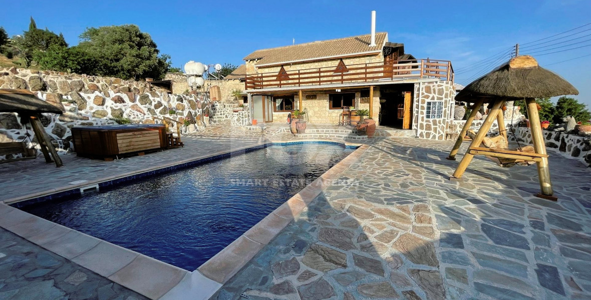 For rent , Five bedroom Villa in Milia village, Paphos
