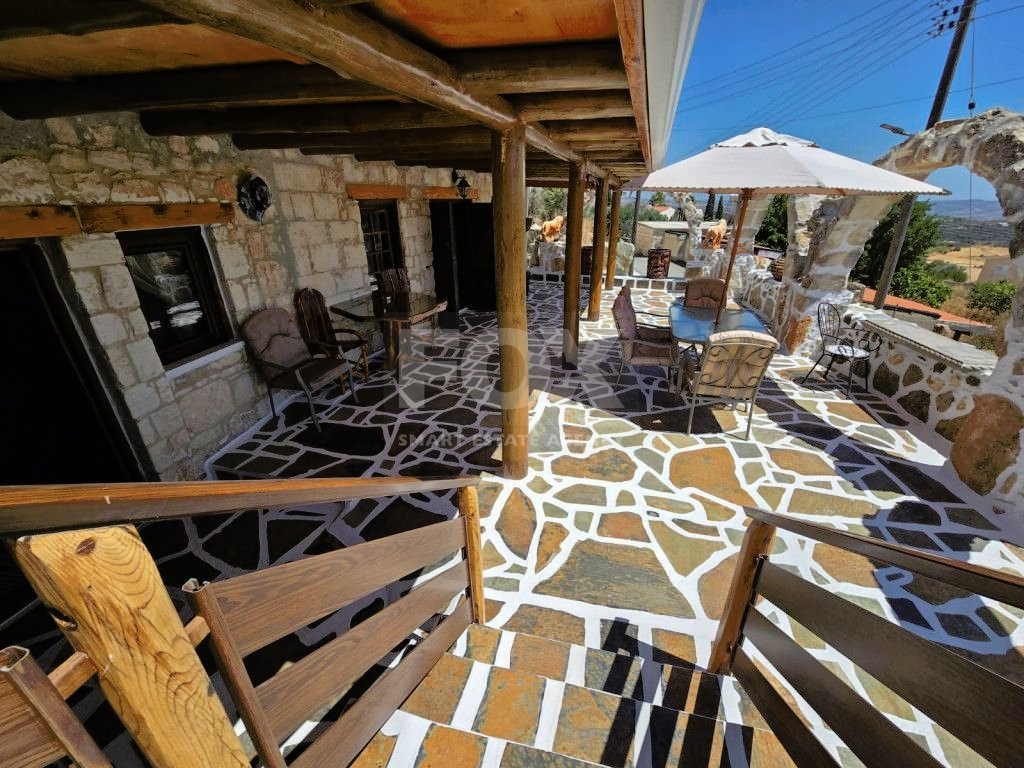 For rent , Five bedroom Villa in Milia village, Paphos
