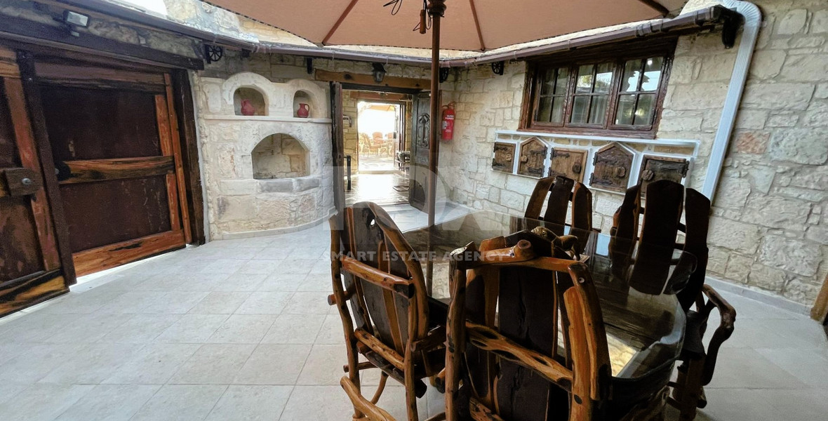 For rent , Five bedroom Villa in Milia village, Paphos