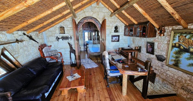 For rent , Five bedroom Villa in Milia village, Paphos