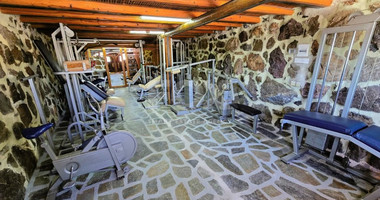For rent , Five bedroom Villa in Milia village, Paphos