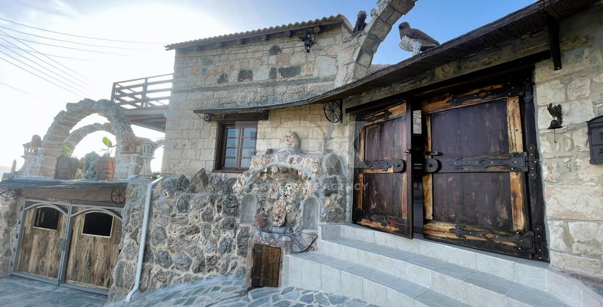 For rent , Five bedroom Villa in Milia village, Paphos