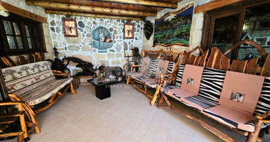 For rent , Five bedroom Villa in Milia village, Paphos