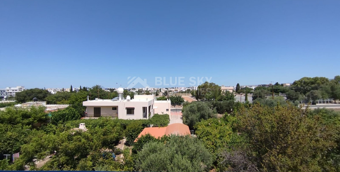 Spacious Three Bedroom Apartment in Geroskipou