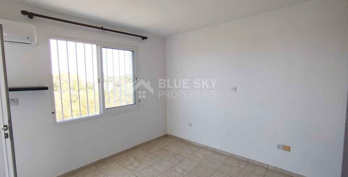 Spacious Three Bedroom Apartment in Geroskipou