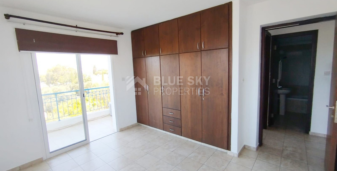 Spacious Three Bedroom Apartment in Geroskipou