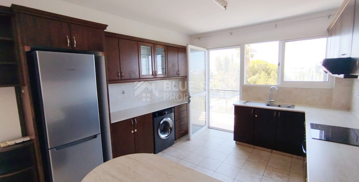 Spacious Three Bedroom Apartment in Geroskipou