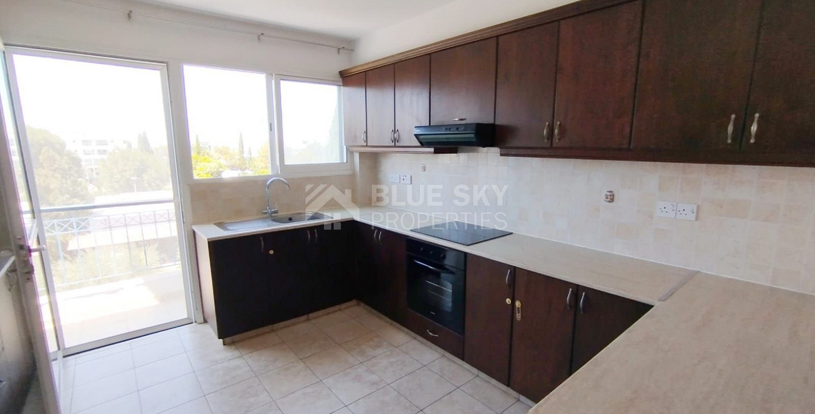 Spacious Three Bedroom Apartment in Geroskipou