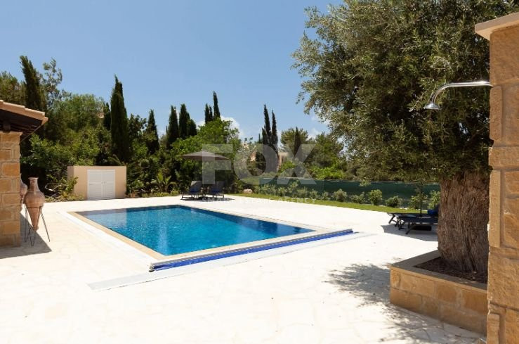 Beautifully Refurbished Two-Bedroom Villa in Aphrofite Hills , Paphos